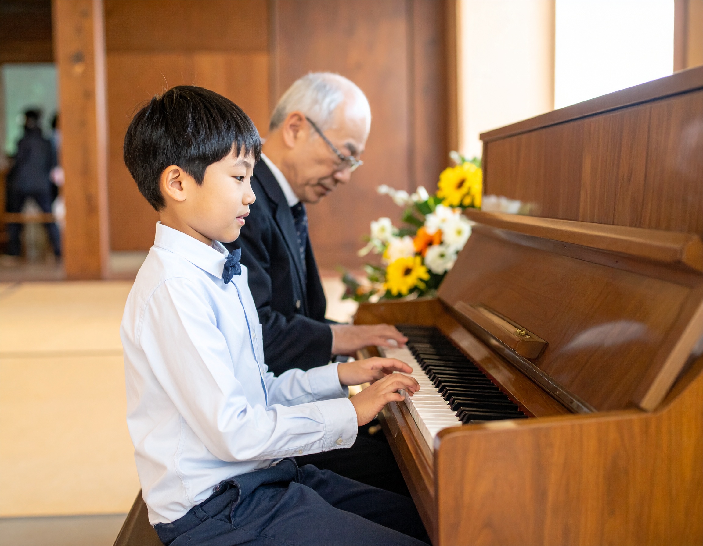 葬儀で心に響くピアノソロ曲集｜歌詞なしで感動を伝えるBGM